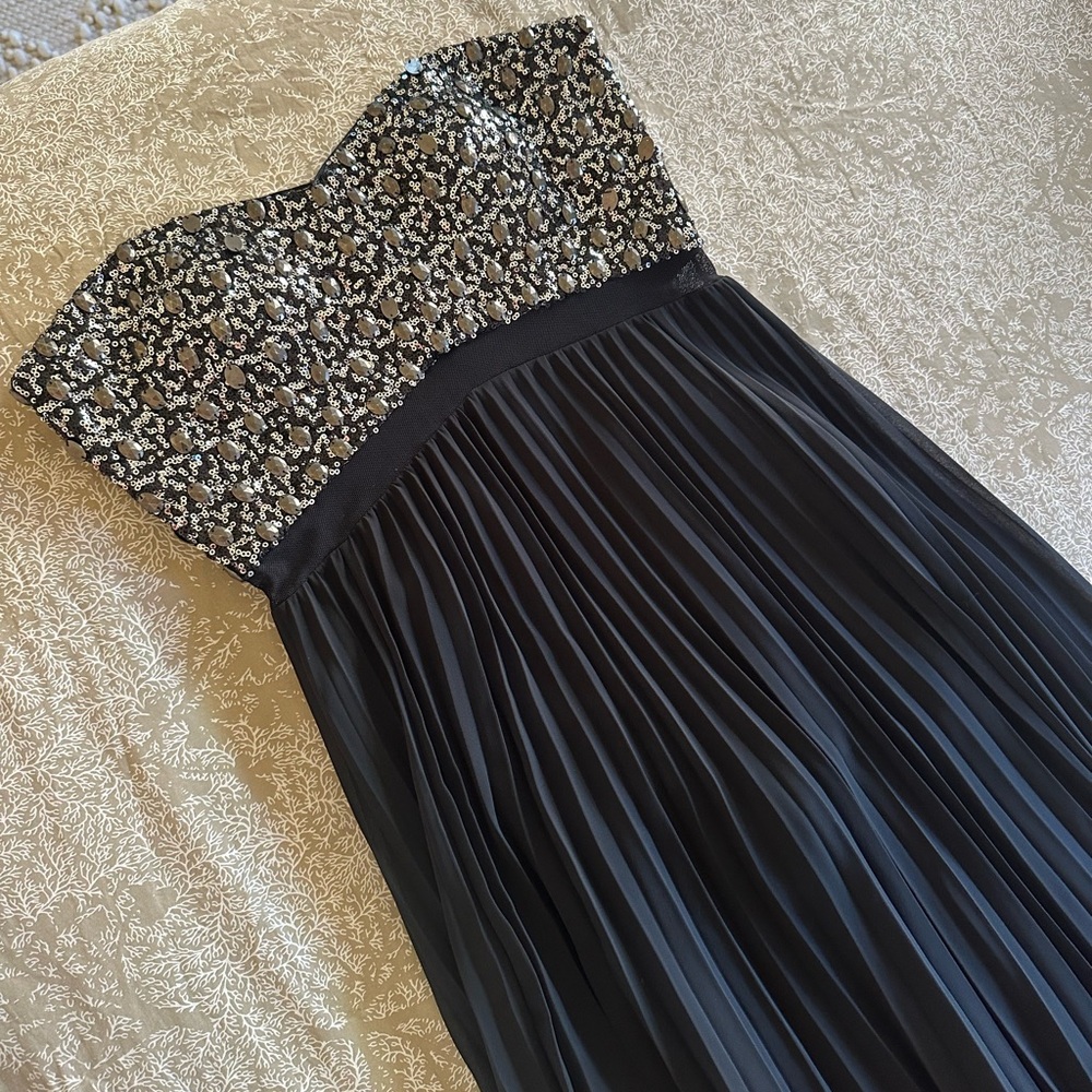 AQUA Black Chiffon Sequins Strapless Sweetheart Formal Gown - Picture 5 of 9